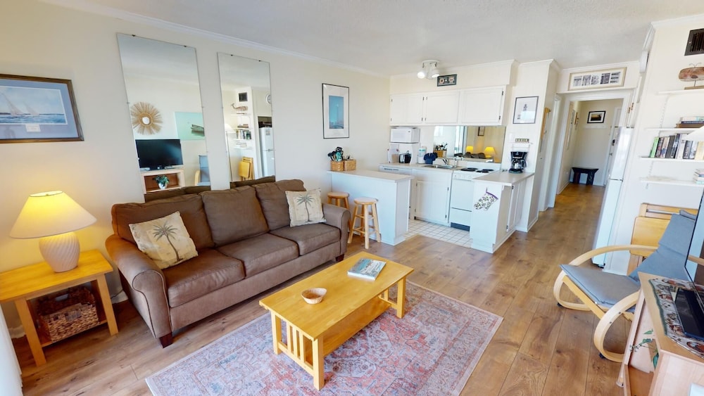 Beach Racquet B by Tybee Vacation Rentals