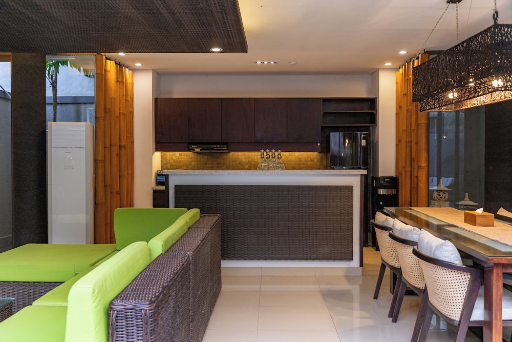 Aragreen Berawa Villa