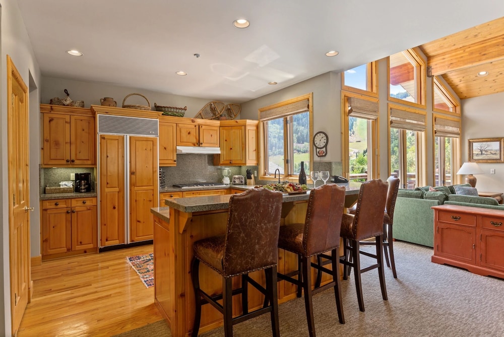 Trail's End Lodge at Deer Valley Resort - Four Bedroom Residence with Spa #18 4 Condo