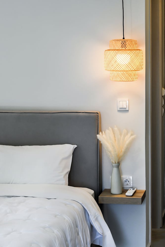 Pillow Apartments