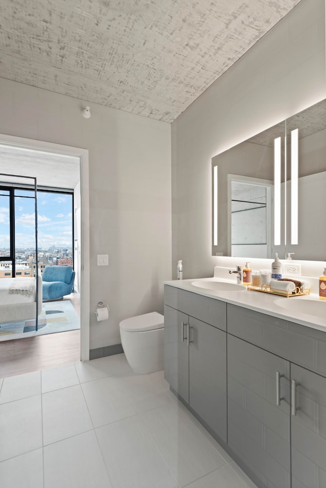 Cloud9 6 apt for 30ppl Fulton Market The Nouveau