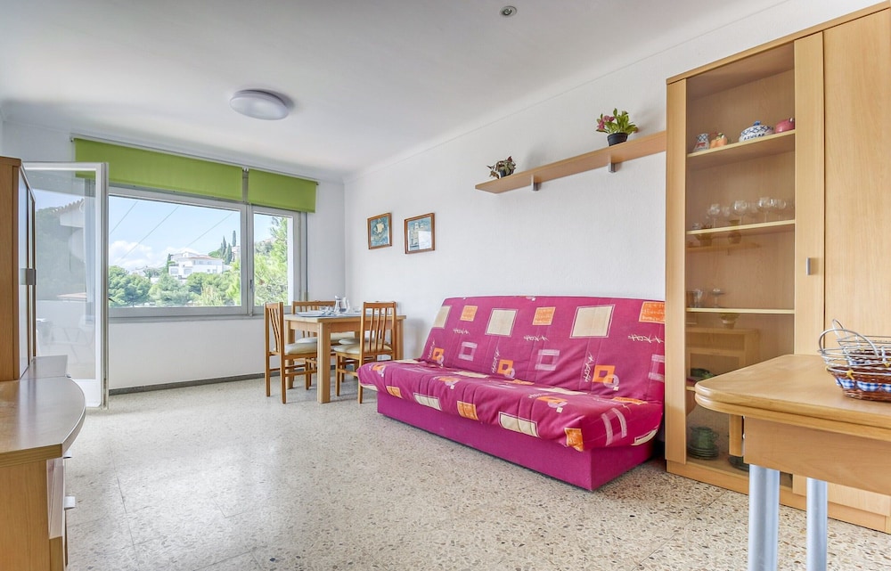 Apartment With Scenic View