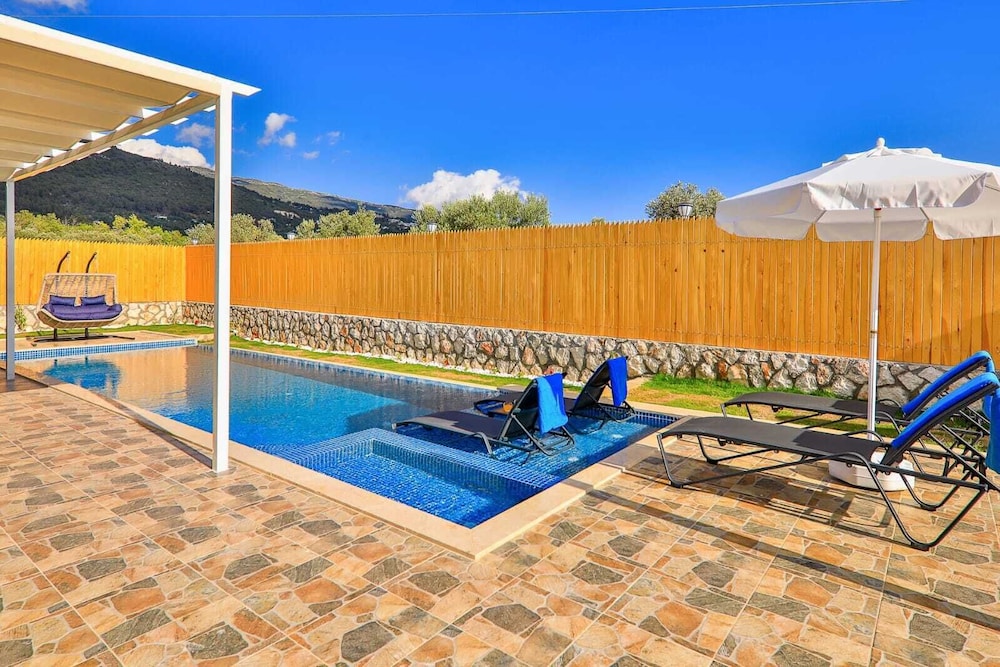 Exclusive Sheltered Villas