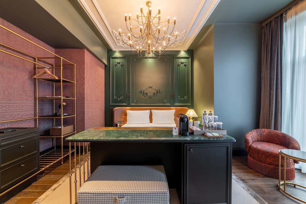 Orient Occident Hotel Istanbul, Autograph Collection 33