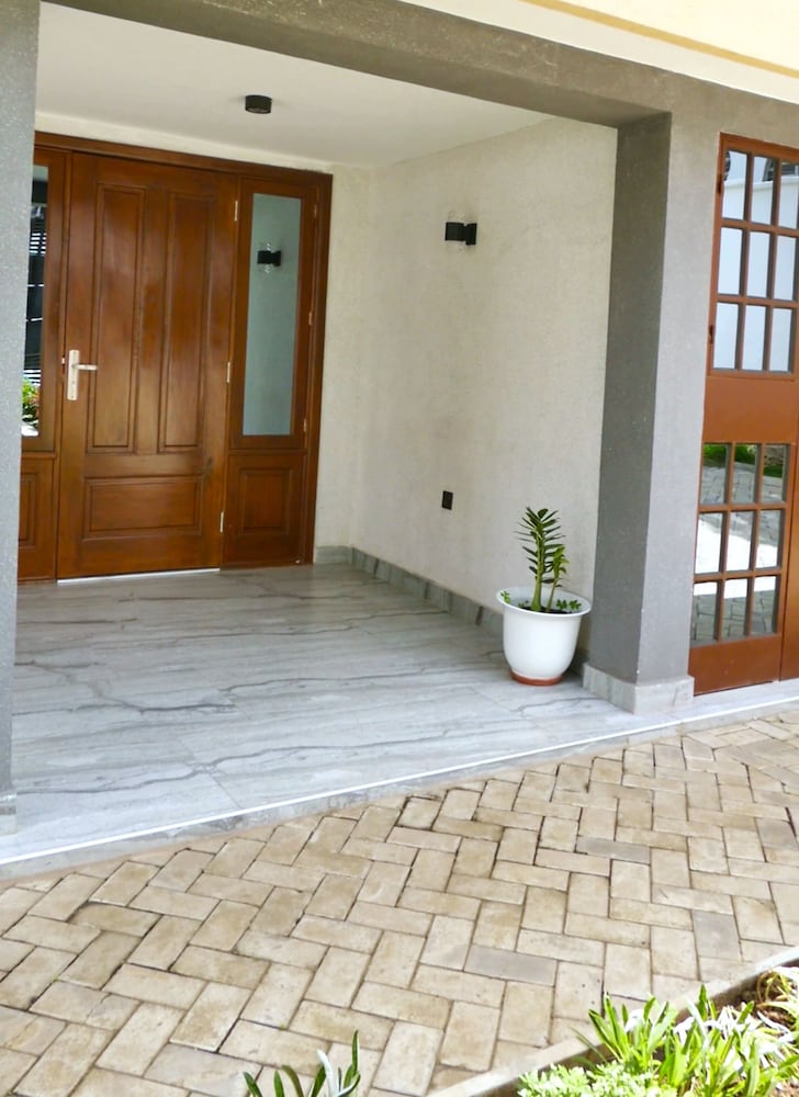 Ashe Oleng House