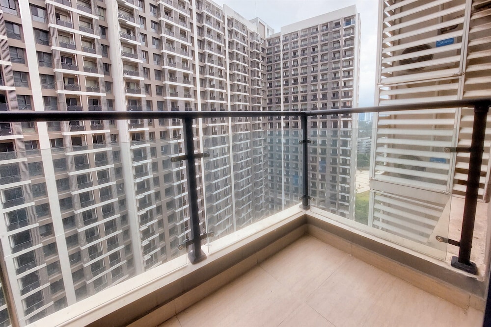 Comfort And Serene 2Br At Sky House Bsd Apartment