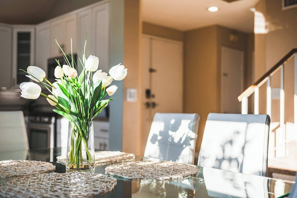 Spacious Retreat w Modern Decor and Private Yard