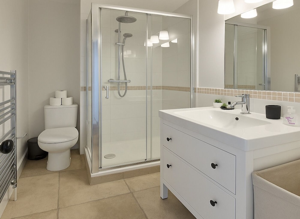 1 Bed Flat near Westfield