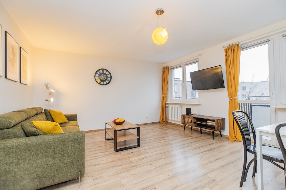 ShortStayPoland Bonifraterska B149 view 3