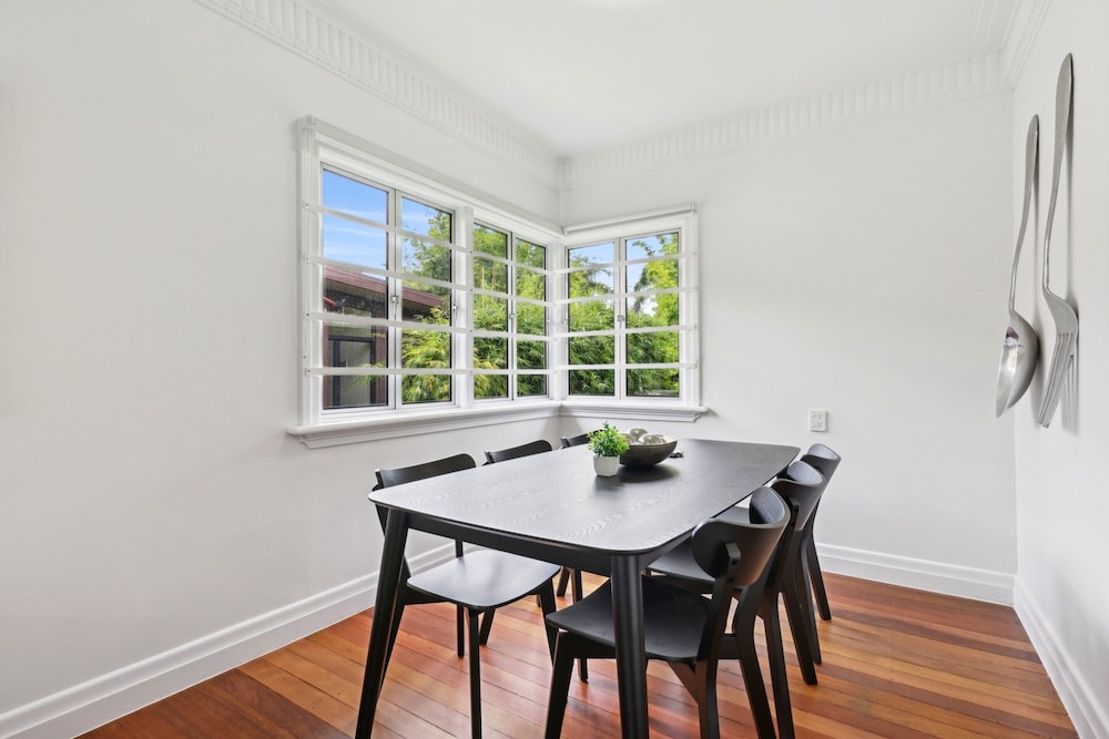 Spacious 3-bed Home in Morningside With Backyard