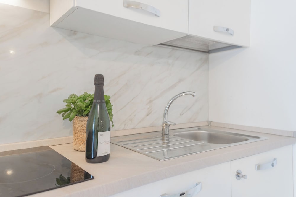 Luce Apartment by Rent all Como