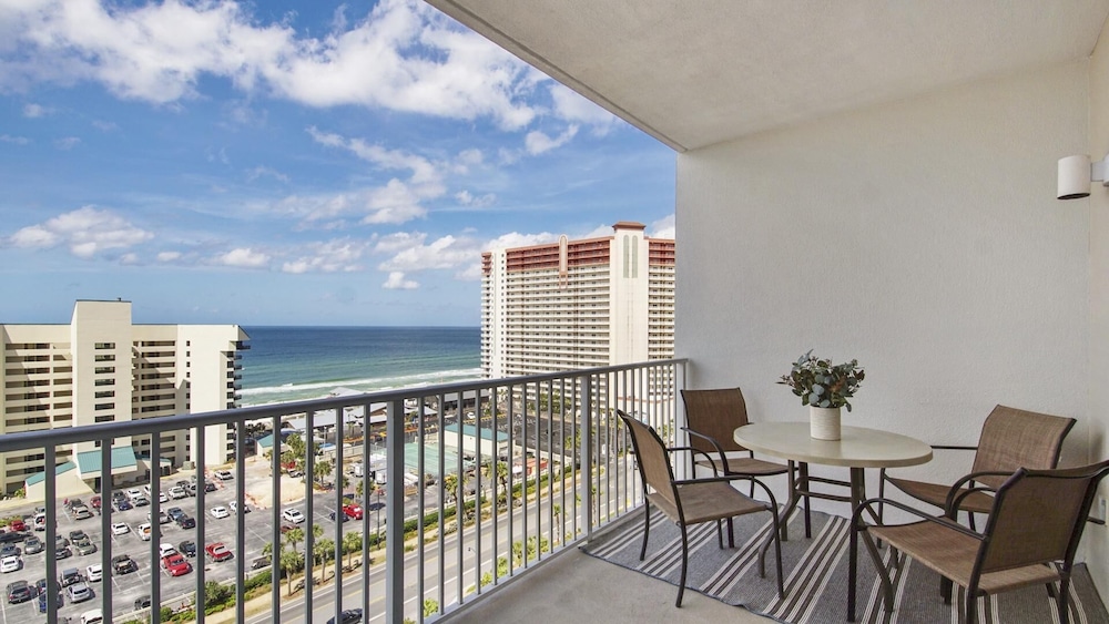 Laketown Wharf 1116