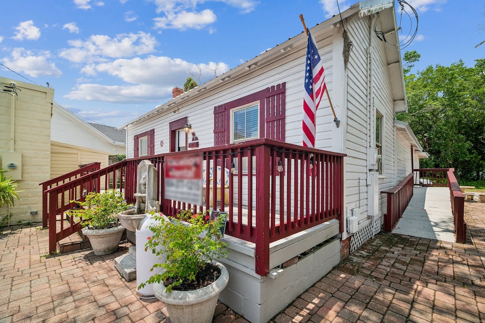 Historic St Augustine Getaway Near Downtown 2 Bedroom Cottage