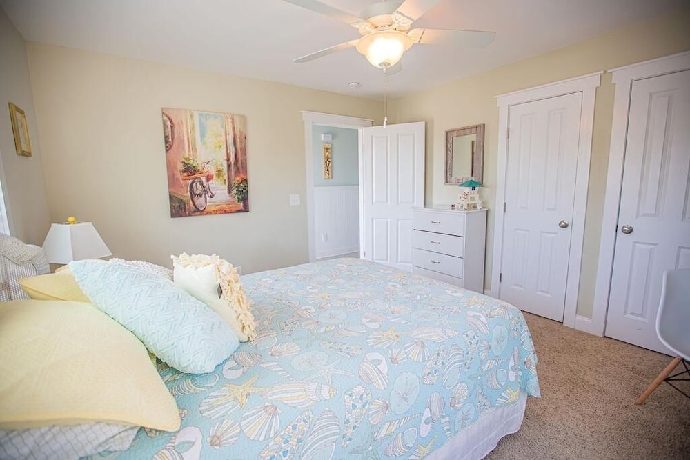 Life's A Beach 4 Bedroom Home by RedAwning