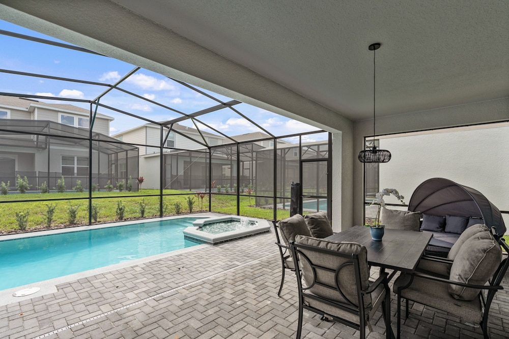 2024 Brand New 5bedrooms At Windsor Cay view 2