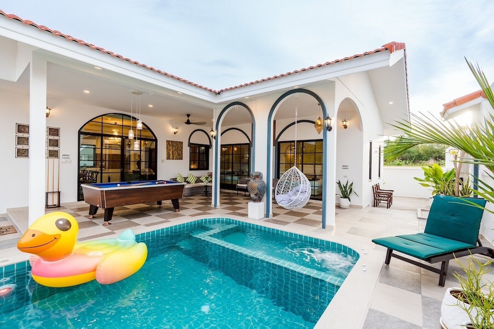 Full moon Bay hua hin Cha-am