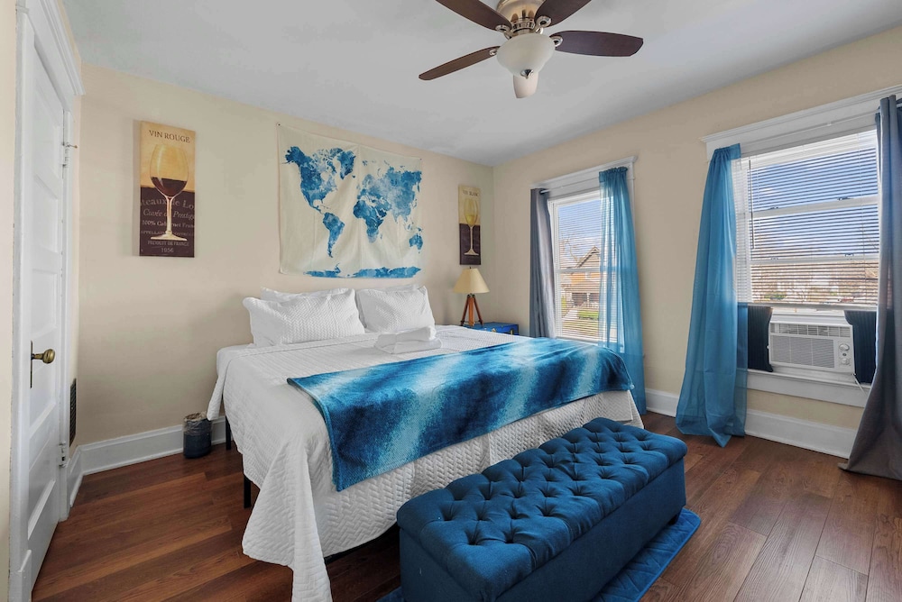 Summit Scholars Suites For 12!
