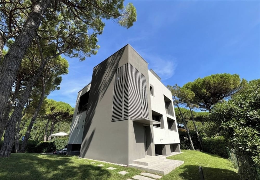 Spacious, Comfortable and Recently Renovated Single Villa in Lignano Riviera