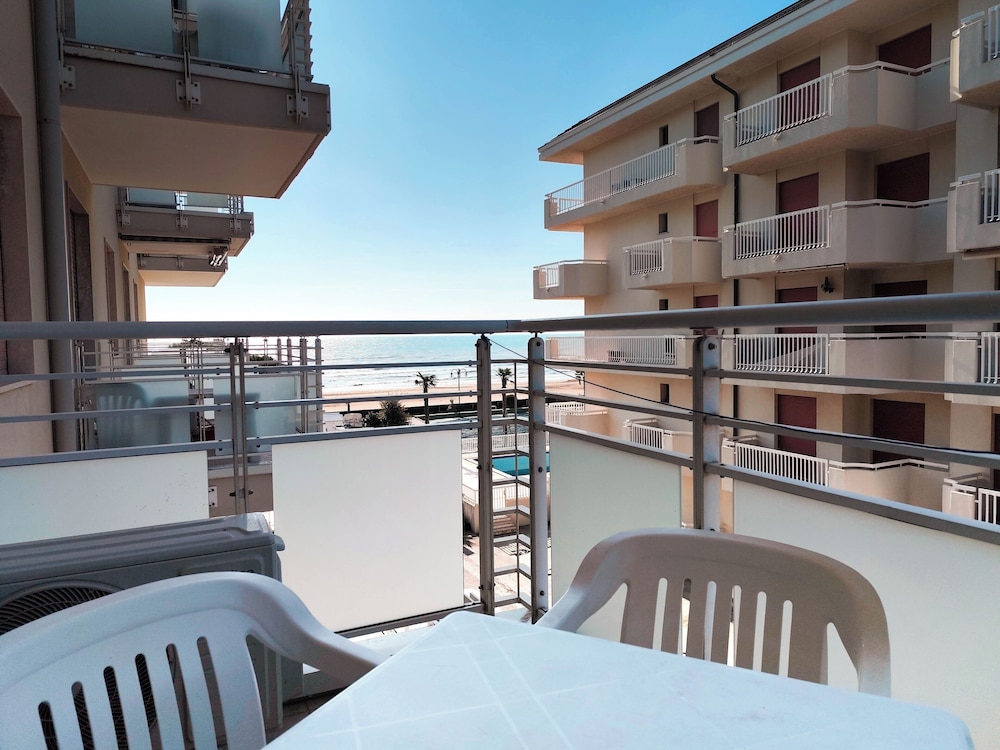 Seaside Apartment With Balcony