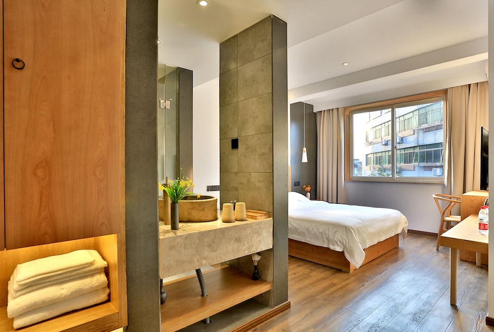 Seclusion Cottage