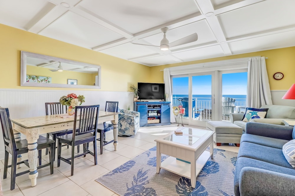 Ketch Courtyard 405 2 Bedroom Condo