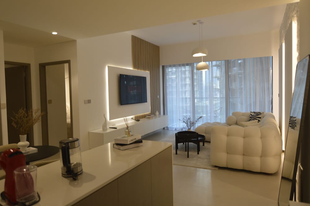 Luxury 1BR 5 star Apt Burj Khalifa View