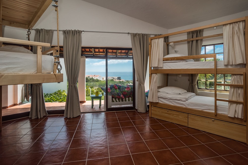 Ericeira Villa Surf Camp Hostel