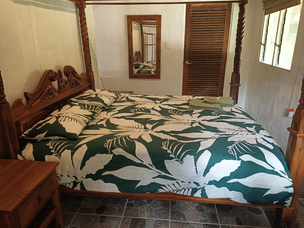 Mahina Lodge