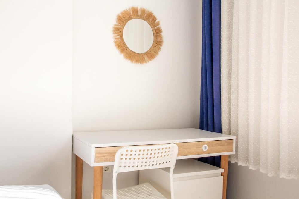Lovely Flat in Konak With Sea View and Balcony view 3