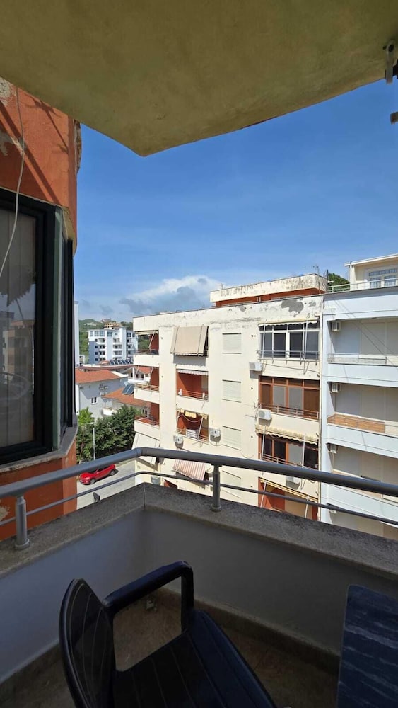 Tirent Apartment - Cozy Bedrooms Stay by Golem Beach.