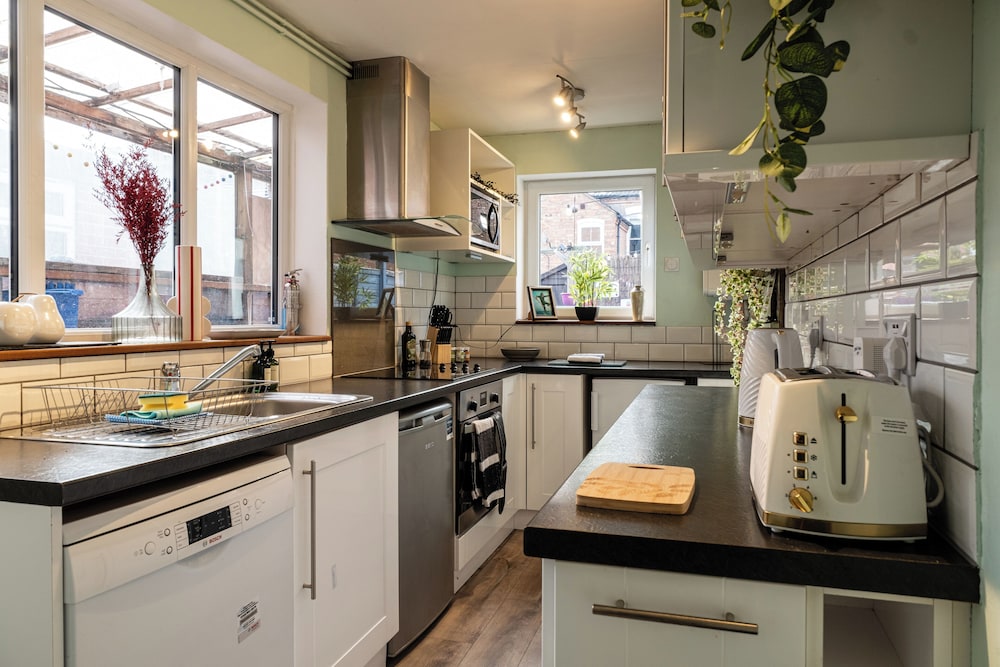 Lowell Street - Cosy 2 BD in Worcester