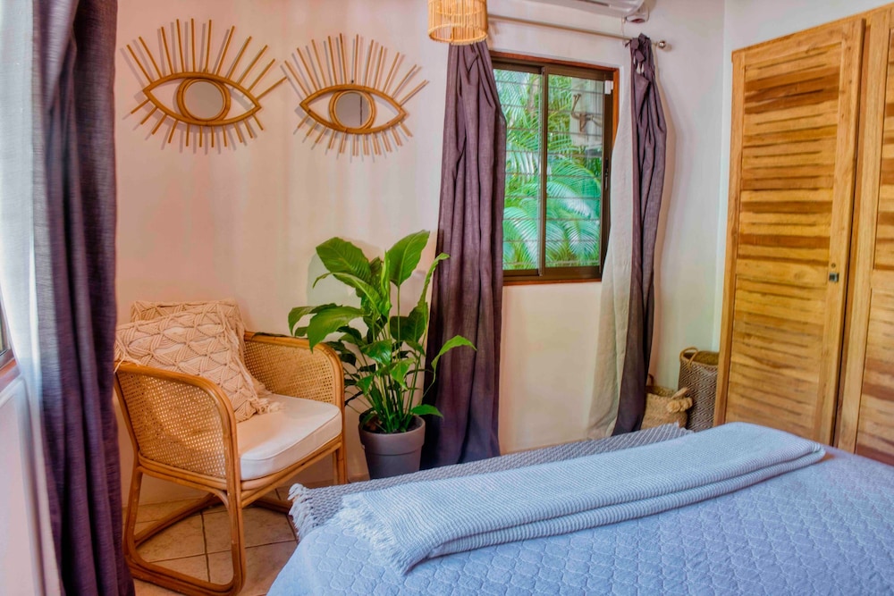 Casa Bonita - 5BR With Pool Walk to Beach