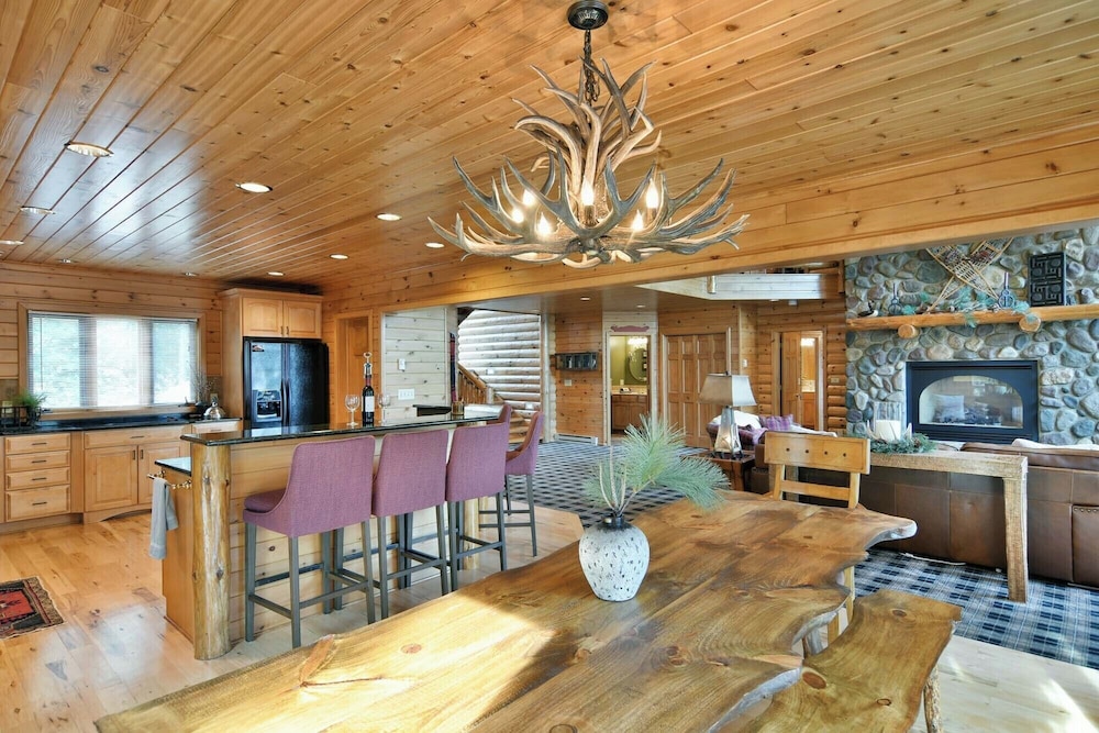 Majestic Moose Lodge