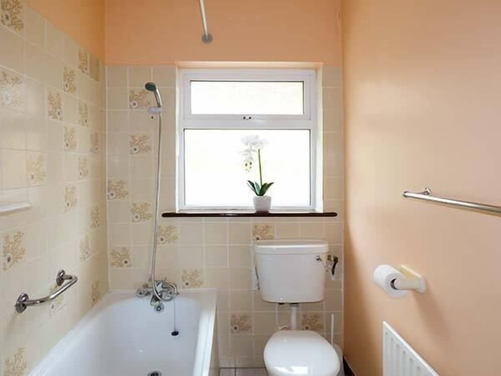 Rossbeigh Beach Cottage No 6 view 5