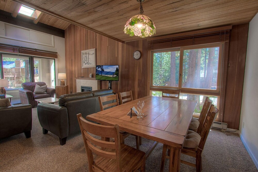 Lake Tahoe Vacations - Cartwright Corner Condo 4 Bedroom Townhouse by RedAwning - Property Image 8