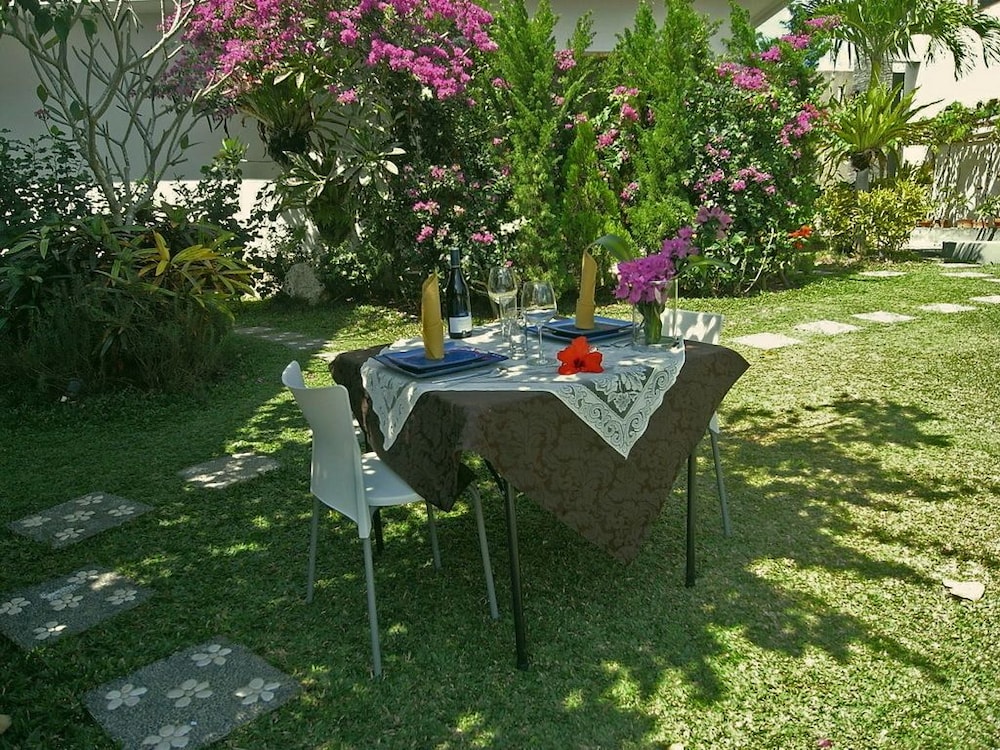 Blue Rose Villa