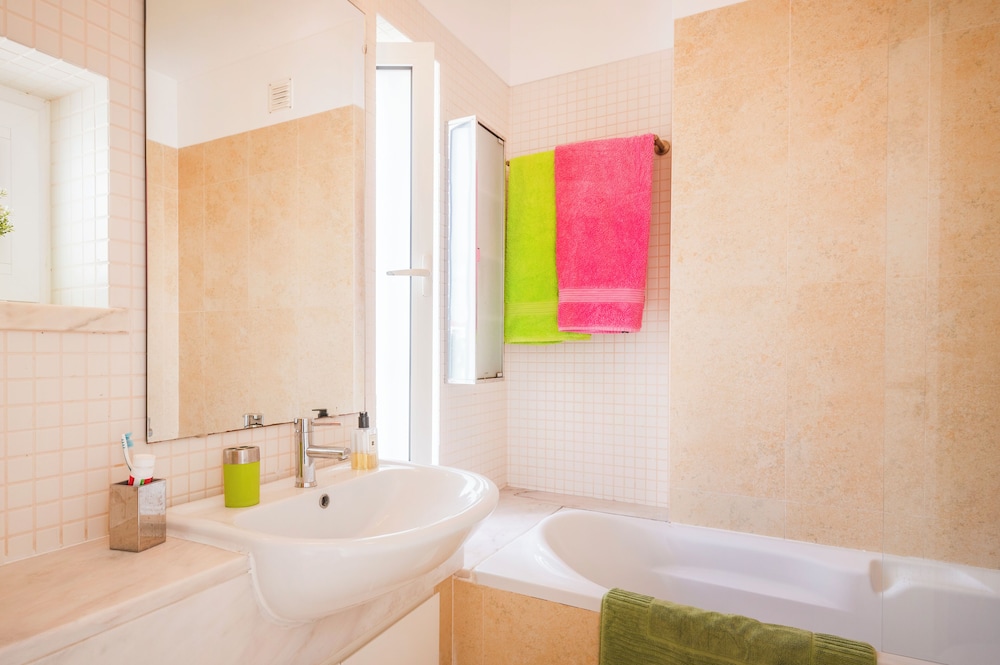 Sunny 5BR Villa at Prainha Club