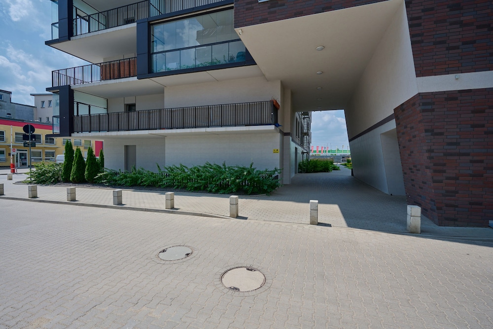 Sunny Studio Krakowska by Renters view 3