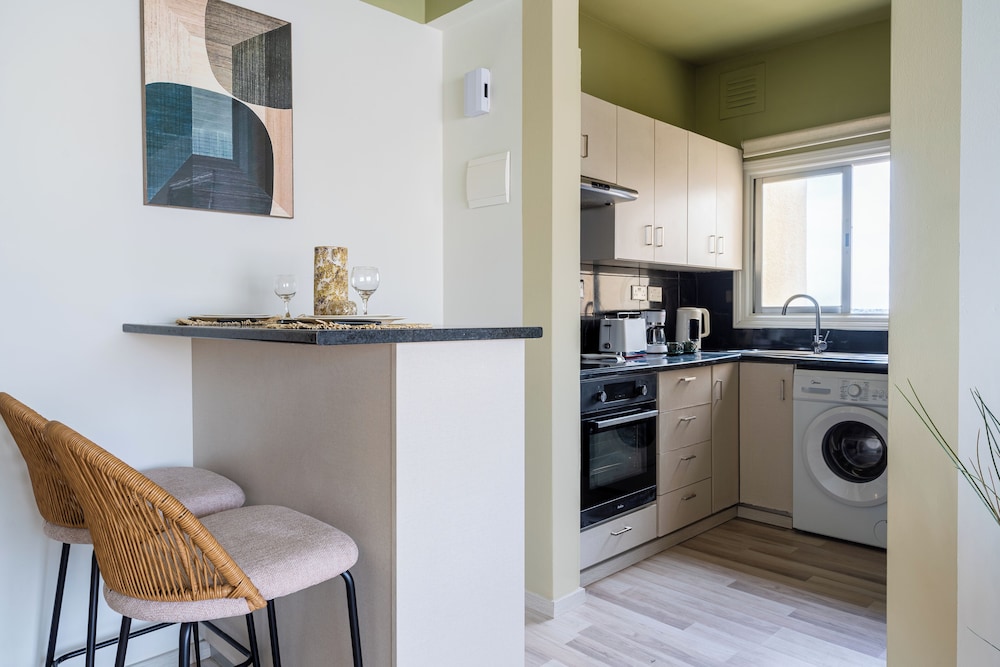 Dune - 1BR & Balcony in Mackenzie