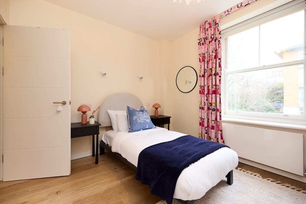 The South Hampstead Hideaway - Stylish 6bdr Home