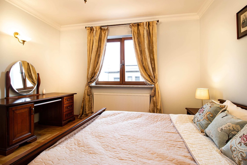 Ursynow Lavish Apartment view 4