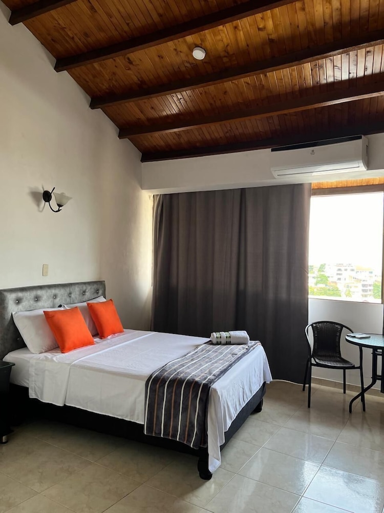 Hostal CaliView Inn