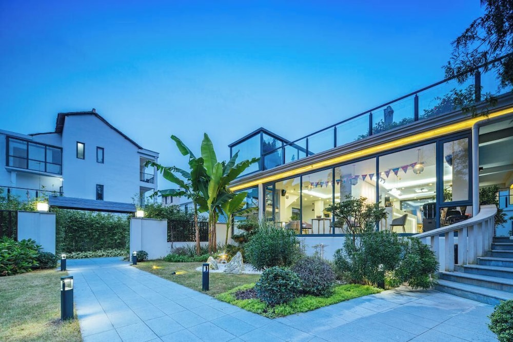 Yinshu Lunas Vila Courtyard Garden Resort Hotel (Shanghai International Tourism Resort Branch)