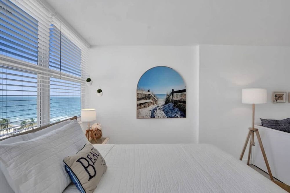 Boutique Luxury 2Br 2Ba Beach Intercostal View