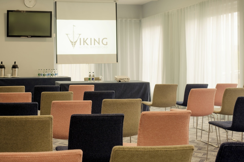 Waterford Vacations - Viking Hotel Waterford - Property Image 25