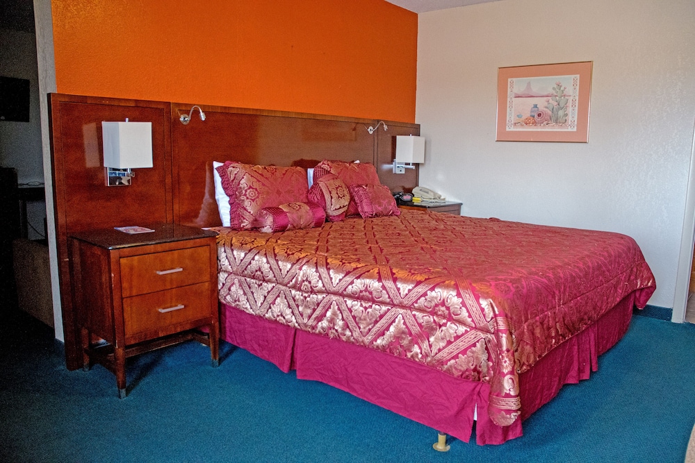 Emporia Vacations - America's Best Inns  Suites - Property Image 15