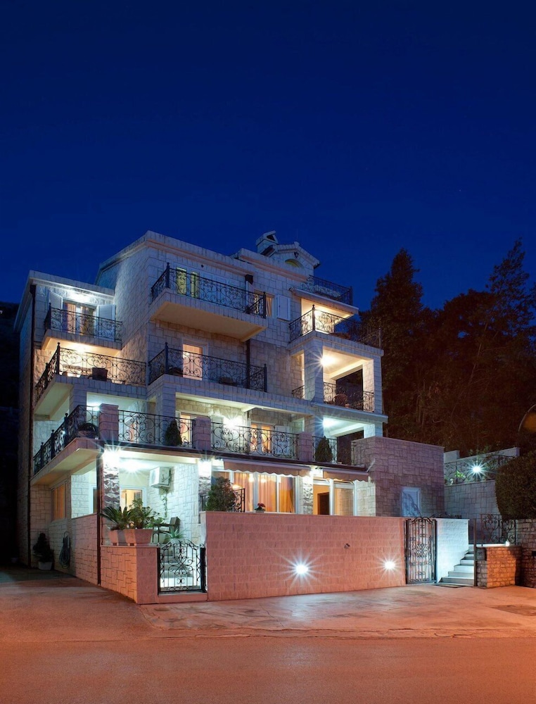 Apartments Vuksic