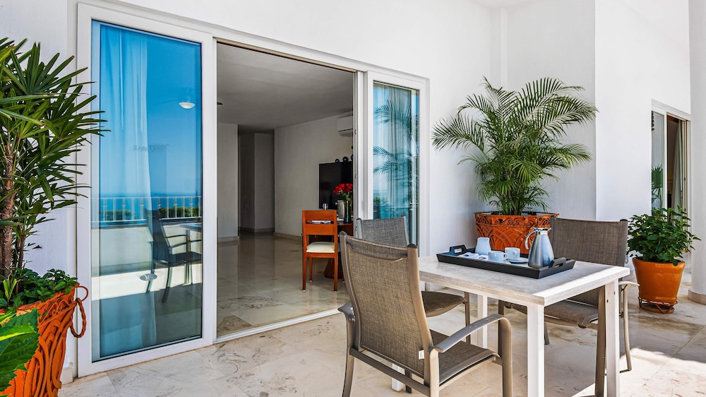 HOLT Grand Miramar Residences