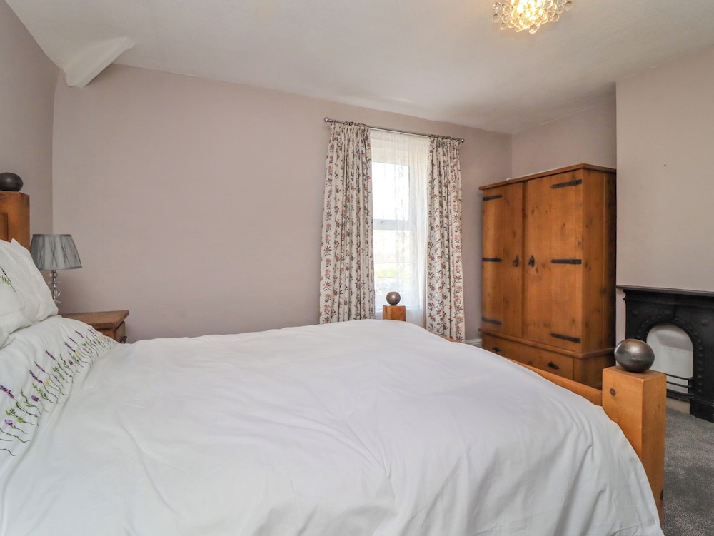 49 Waddington Road