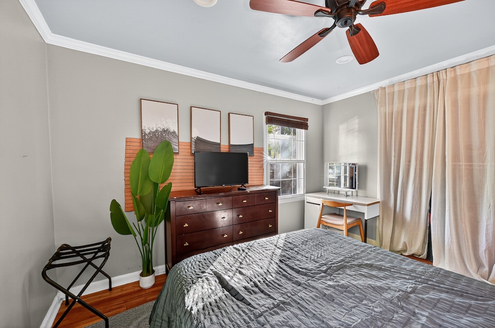 Charming East Atlanta Oasis Meets City Vibe 2 Bedroom Home